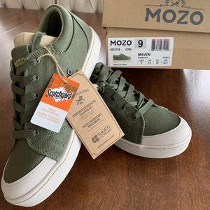 MOZO Women's The Maven: Slip Resistant Sneaker